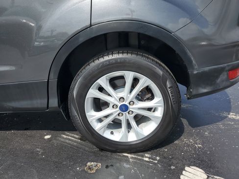 Used 2017 Ford Escape SE image 30