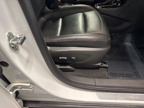 Used 2020 Buick Encore Essence AWD/4WD image 21