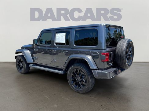 Used 2025 Jeep Wrangler Unlimited Sahara AWD/4WD image 5