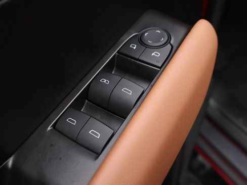 Certified 2024 GMC Canyon AT4 w/ AT4 Premium Package AWD/4WD image 8