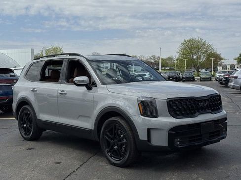 Used 2025 Kia Telluride SX Prestige X-Line AWD/4WD image 2