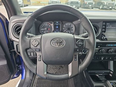 Used 2022 Toyota Tacoma TRD Off-Road w/ Technology Package image 18