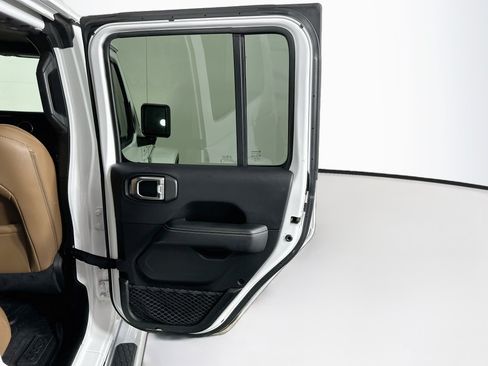Used 2020 Jeep Wrangler Unlimited Sahara AWD/4WD image 30