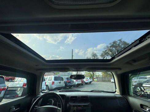 Used 2009 HUMMER H3 Luxury image 29