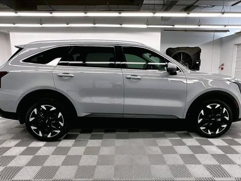 Used 2025 Kia Sorento EX w/ Panoramic Sunroof Package AWD/4WD image 15