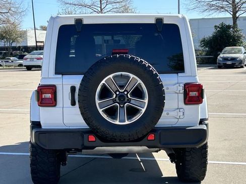 Used 2021 Jeep Wrangler Unlimited Sahara image 5