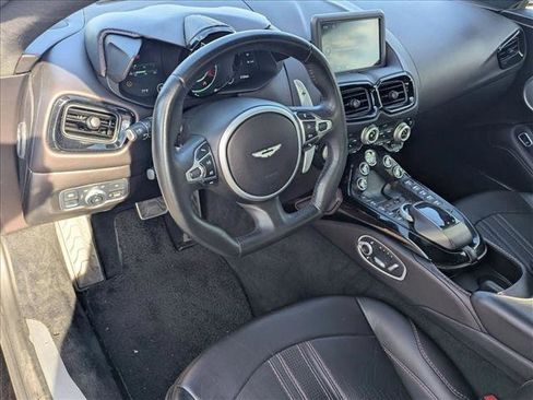 Used 2021 Aston Martin V8 Vantage Roadster image 10