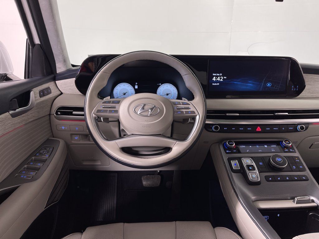 Certified 2024 Hyundai Palisade Calligraphy FWD image 16