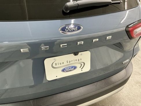 Used 2024 Ford Escape Base image 5