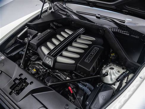Used 2016 Rolls-Royce Wraith image 12