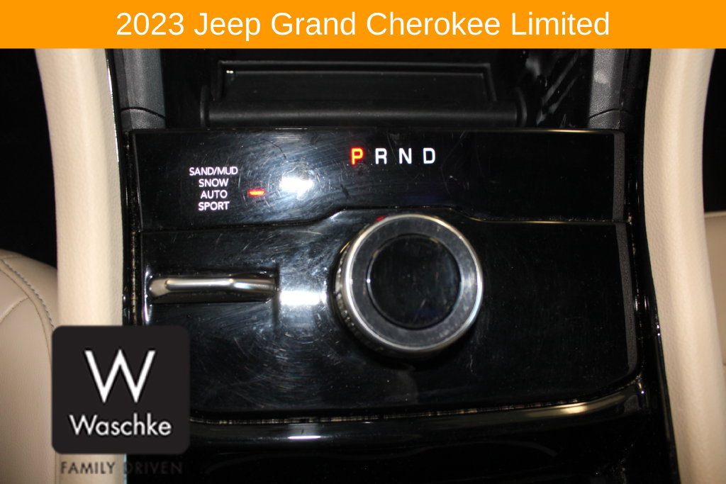Used 2023 Jeep Grand Cherokee Limited w/ Trailer Tow Prep Group (B) AWD/4WD image 34