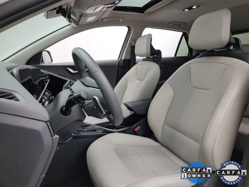 Certified 2024 Kia Niro EX Touring image 19
