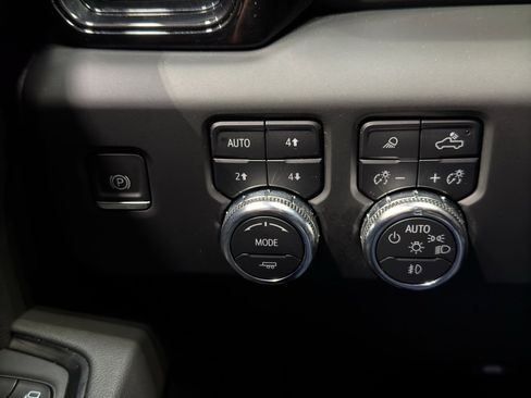 Used 2022 GMC Sierra 1500 AT4 w/ AT4 Premium Package image 38