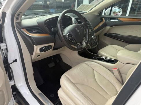 Used 2018 Lincoln MKC Select w/ Select Plus Package image 10
