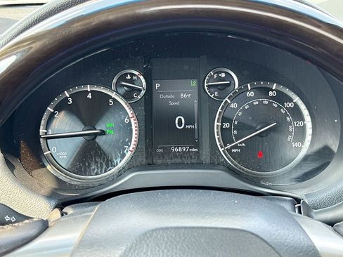 Used 2022 Lexus GX 460 Premium w/ Premium Package AWD/4WD image 3