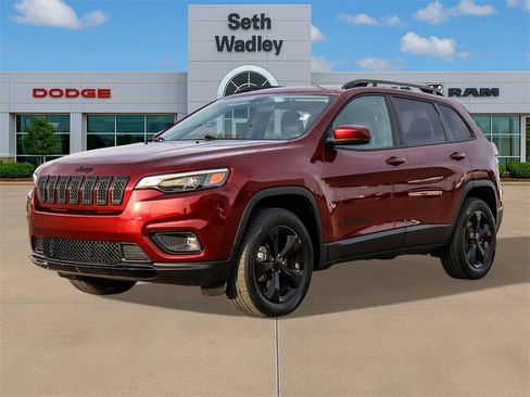 Used 2019 Jeep Cherokee Latitude Plus image 3
