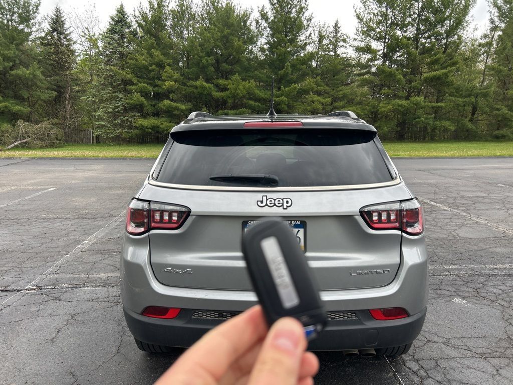 Used 2022 Jeep Compass Limited AWD/4WD image 6