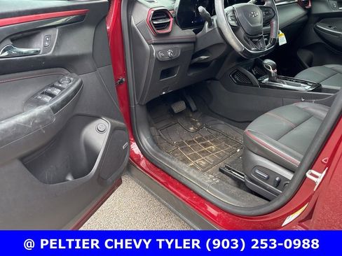 Used 2024 Chevrolet TrailBlazer RS w/ Convenience Package FWD image 11