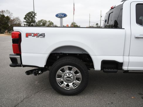 New 2026 Ford F250 Lariat w/ Lariat Premium Package image 9