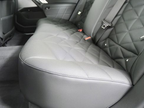 New 2026 BMW 740i w/ Premium Package image 15