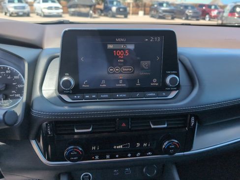 Used 2021 Nissan Rogue SV AWD/4WD image 12