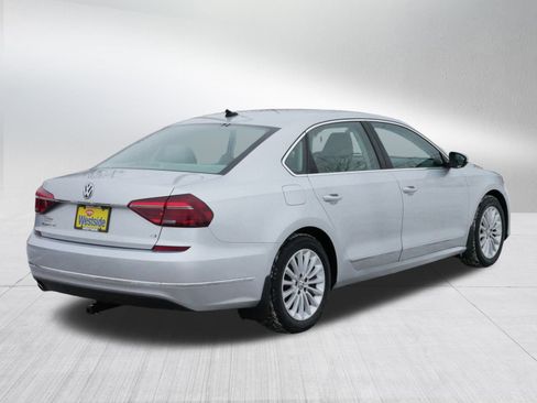 Used 2017 Volkswagen Passat 1.8T SE image 7