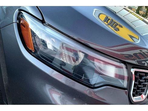 Used 2024 Jeep Compass Latitude image 32