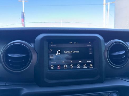 Used 2019 Jeep Wrangler Unlimited Sport S image 16