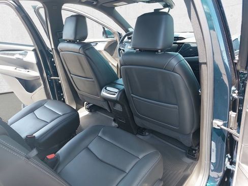 Used 2025 Cadillac XT6 Premium Luxury w/ Technology Package image 11