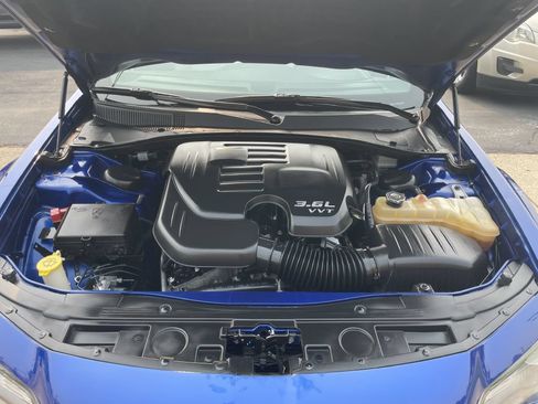 Used 2019 Chrysler 300 S AWD/4WD image 12