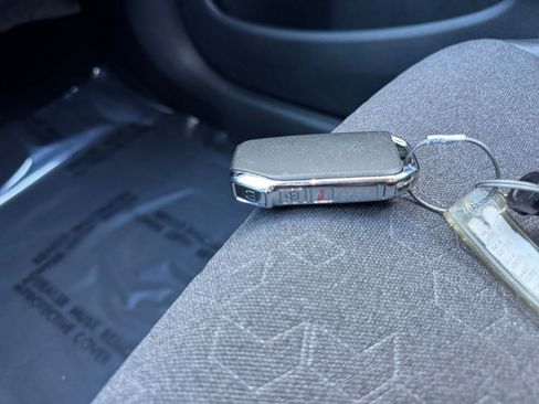 Used 2025 Kia Seltos S image 22