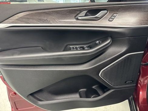 Used 2024 Jeep Grand Cherokee Limited w/ Trailer Tow Package image 18