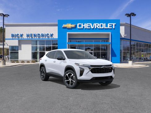 New 2026 Chevrolet Trax RS image 2