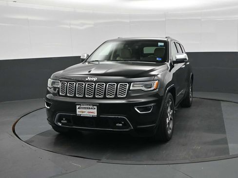Used 2020 Jeep Grand Cherokee Overland AWD/4WD image 5