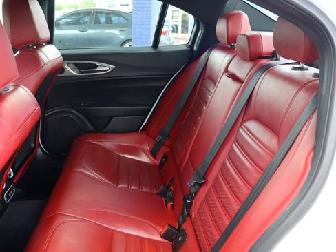 Used 2024 Alfa Romeo Giulia Veloce RWD image 17
