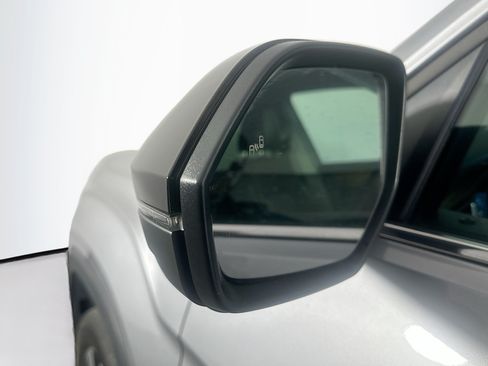 Used 2025 Volkswagen Atlas SE FWD image 16