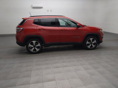 Used 2018 Jeep Compass Latitude w/ Popular Equipment Group FWD image 10
