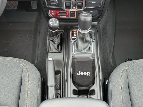 New 2026 Jeep Gladiator Sport AWD/4WD image 20