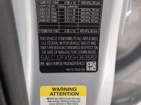 Used 2025 Land Rover Discovery Sport S image 18