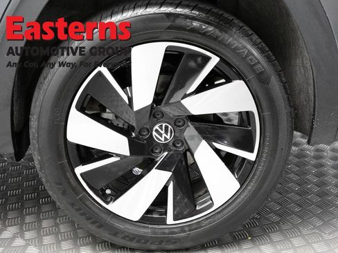 Used 2024 Volkswagen Atlas Cross Sport SE FWD image 7