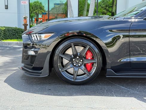 Used 2022 Ford Mustang Shelby GT500 w/ Carbon Fiber Track Pack RWD image 13