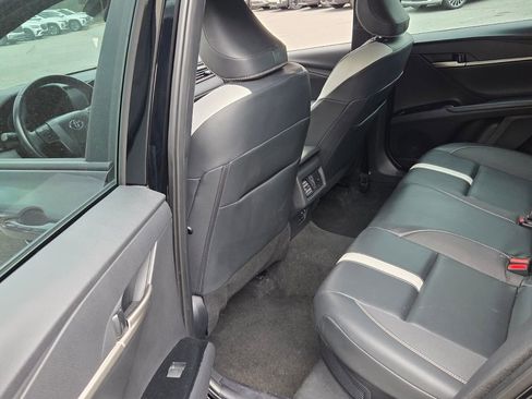 Used 2025 Toyota Camry SE image 7