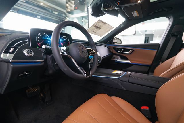 New 2026 Mercedes-Benz E 350 4MATIC Sedan image 4