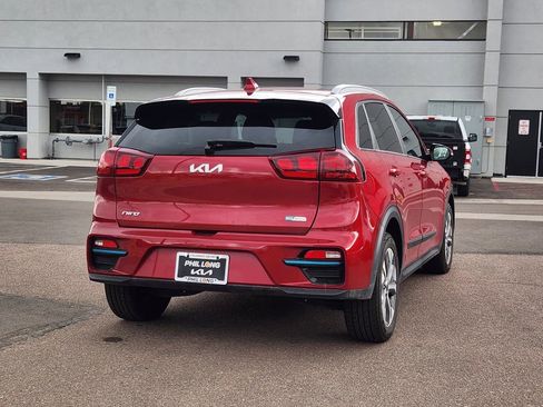 Used 2022 Kia Niro EX w/ Cold Weather Package FWD image 5