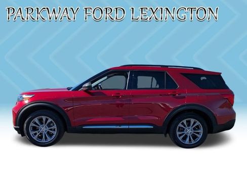 Used 2022 Ford Explorer XLT w/ Equipment Group 202A image 8