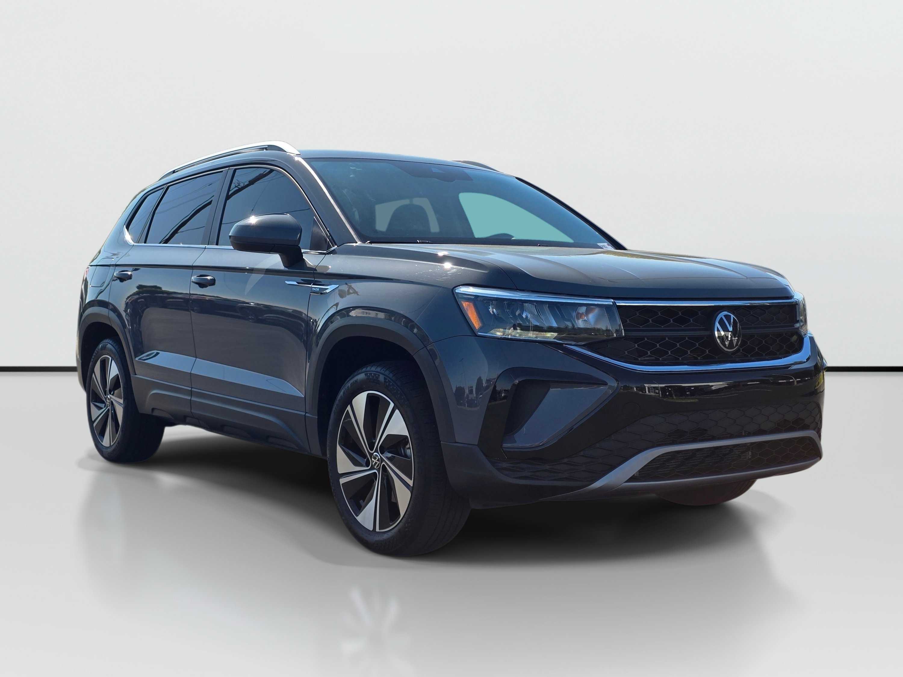 Used 2023 Volkswagen Taos SE AWD/4WD image 7