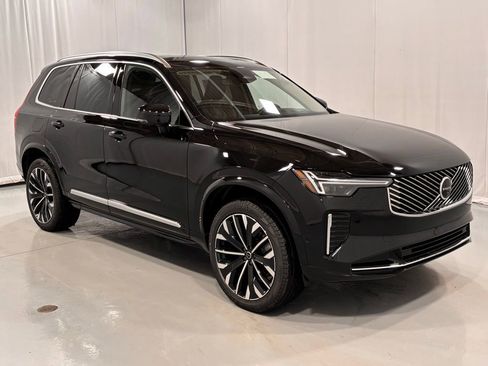 New 2026 Volvo XC90 B6 Ultra w/ Protection Package image 4