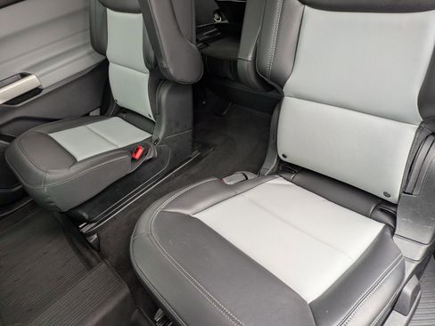 Certified 2022 Ford Explorer XLT w/ Equipment Group 202A image 30