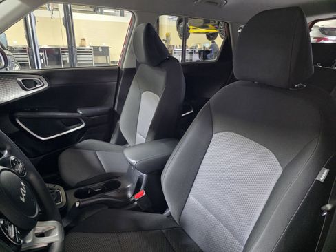 Used 2023 Kia Soul LX w/ Option Group 015 image 22