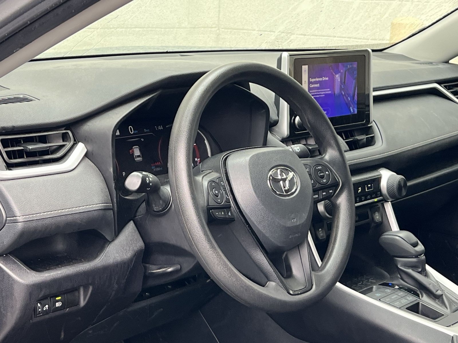 Used 2025 Toyota RAV4 LE AWD/4WD image 14